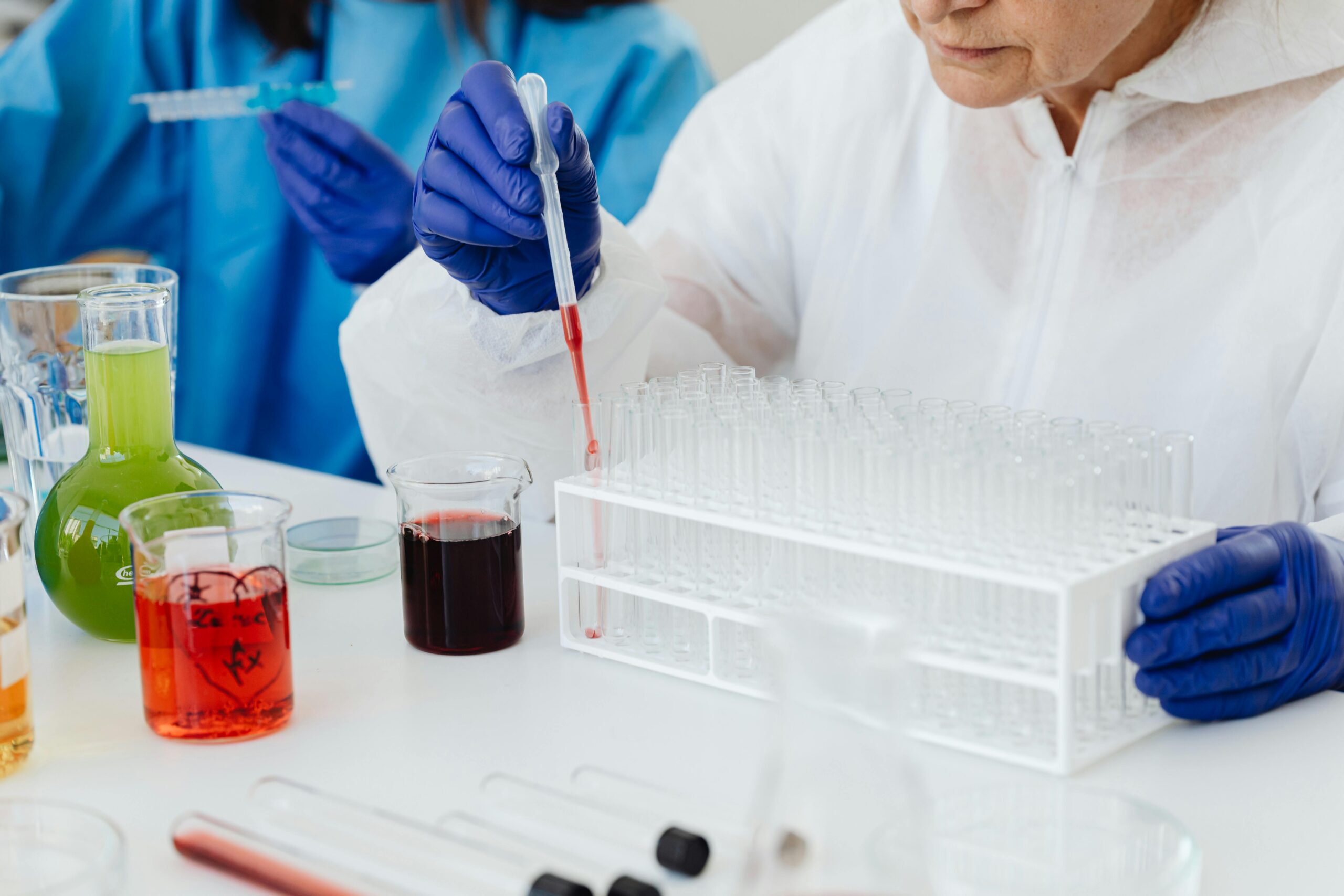 Gąbka do płaskich powierzchni – niezbędne narzędzie w laboratoriach chemicznych