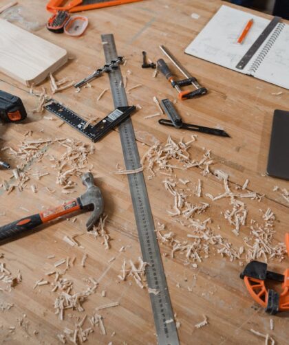 Akcesoria do kosy spalinowej – sposób na większą funkcjonalność sprzętu