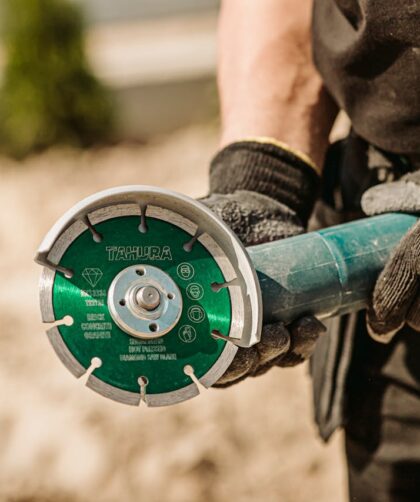 Przecinarka pneumatyczna – zastosowanie i charakterystyka narzędzia